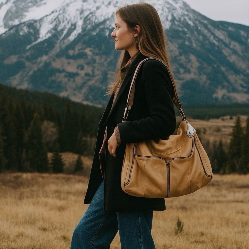 B MAKOWSKY BAG HOBO SHOULDER BRUSHED SILVER-TONE HARDWARE TAN KHAKI